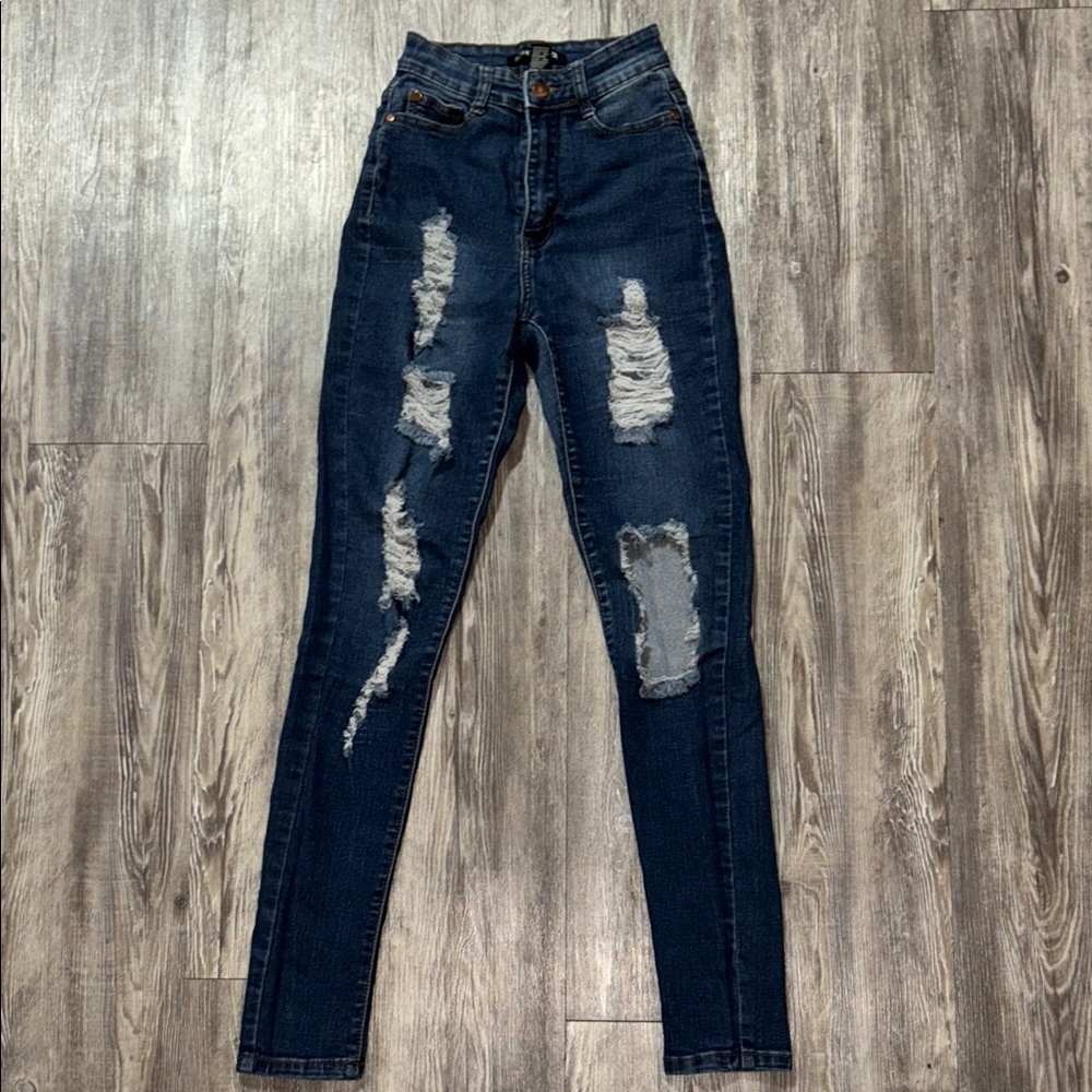 🌷3/$25 Fashion Nova Ripped Skinny Jeans